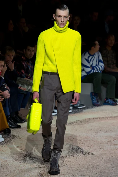 Look 34